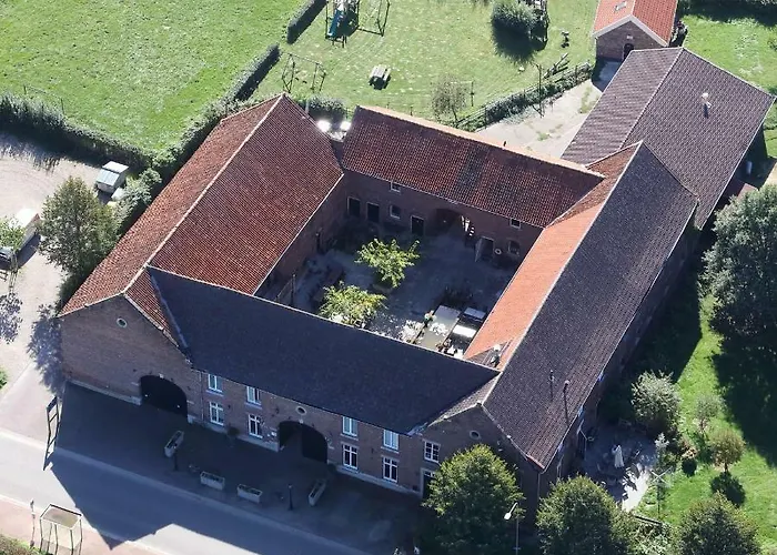 Hoeve De Binnenplaets Schimmert